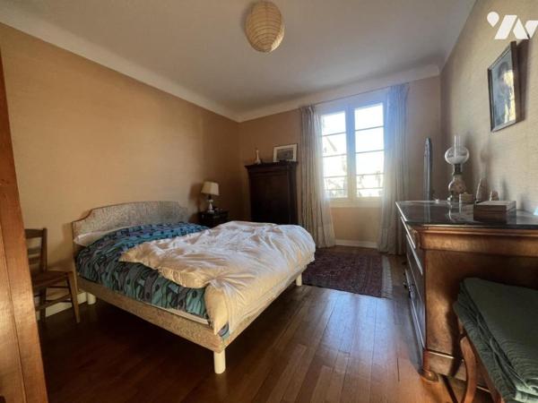 CAEN CENTRE - Appartement de 96 m2 vue exceptionnelle église Saint Pierre - 2 chambres - cave.