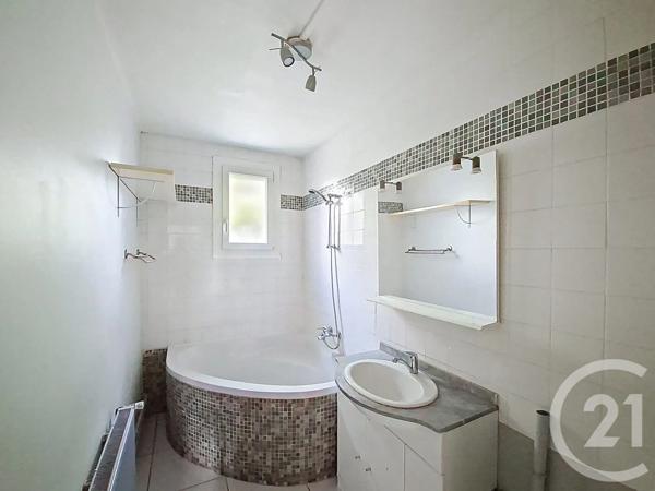 Appartement F3 à vendre  3 pièces - 67 m 2   FEYZIN  - 69