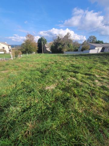 Terrain de 853 m2 à viabiliser, proche centre d'Yssingeaux quartier calme