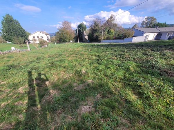 Terrain de 853 m2 à viabiliser, proche centre d'Yssingeaux quartier calme