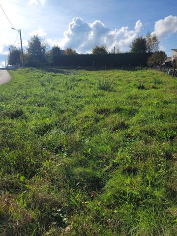 Terrain de 853 m2 à viabiliser, proche centre d'Yssingeaux quartier calme