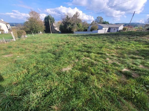 Terrain de 853 m2 à viabiliser, proche centre d'Yssingeaux quartier calme