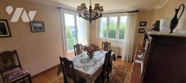 CROZON - Proche du centre ville - Belle maison traditionnelle bien tenue et élevée sur sous-sol...