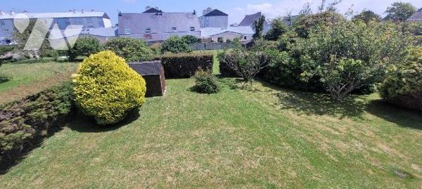 CROZON - Proche du centre ville - Belle maison traditionnelle bien tenue et élevée sur sous-sol...