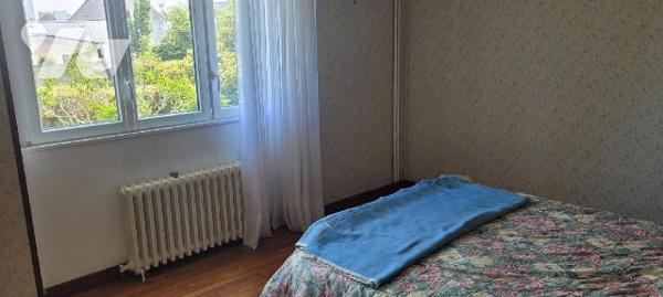 CROZON - Proche du centre ville - Belle maison traditionnelle bien tenue et élevée sur sous-sol...