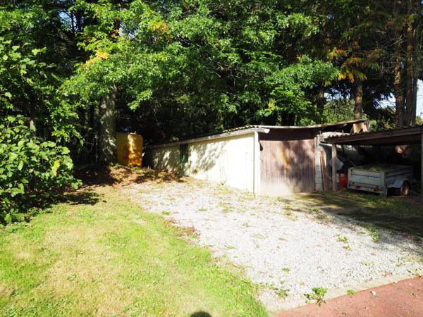 Jolie traditionnelle 4 chambres, sous sol complet sur jardin arboré avec verger