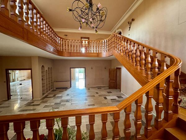 Maison Nimes 9 pièce(s) 435.45 m2