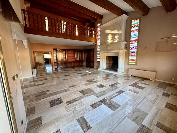 Maison Nimes 9 pièce(s) 435.45 m2