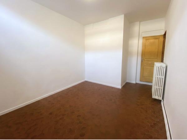 RUE JEAN-MOULIN - APPARTEMENT T3 AVEC JARDIN