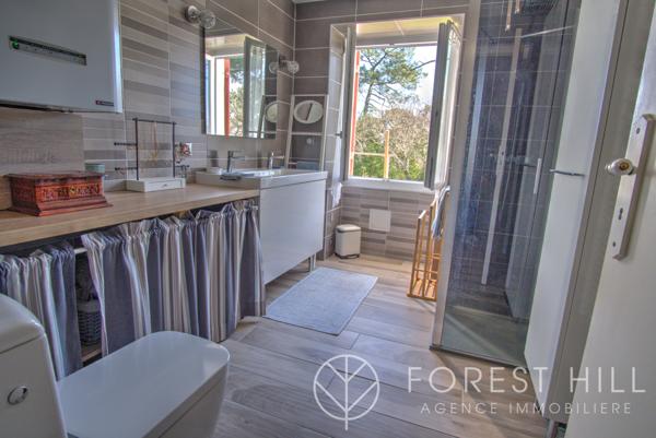 La Teste-de-Buch (33260) Entre Arcachon et la forêt : appartement de charme avec grand jardin privatif