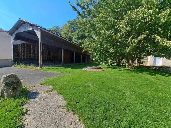 MAISON A VENDRE AUX HERBIERS 5 CHAMBRES.