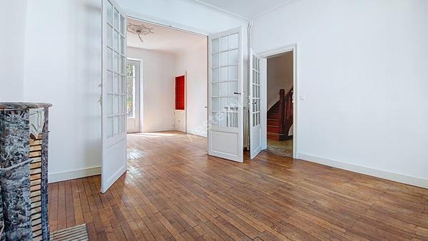 NANTES ROND-POINT DE VANNES / Maison 5 pièces 3 chambres, jardin exposé Ouest, garage