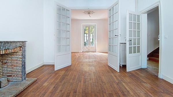 NANTES ROND-POINT DE VANNES / Maison 5 pièces 3 chambres, jardin exposé Ouest, garage