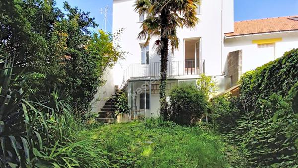 NANTES ROND-POINT DE VANNES / Maison 5 pièces 3 chambres, jardin exposé Ouest, garage