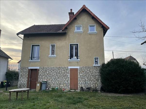 Maison à vendre |  Saint-Amand-Montrond |  4 pièces | 94,8 m²