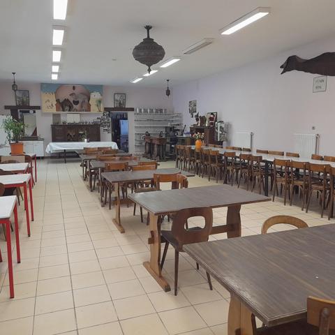 Pas de voisinage immédiat / entrée village