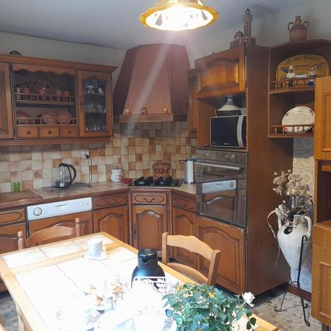 Pas de voisinage immédiat / entrée village