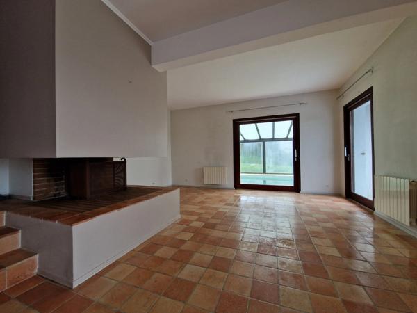 Maison 6 pièces - 4 chambres, 155 m² sur une parcelle de 3 000 m² à Loches (37)