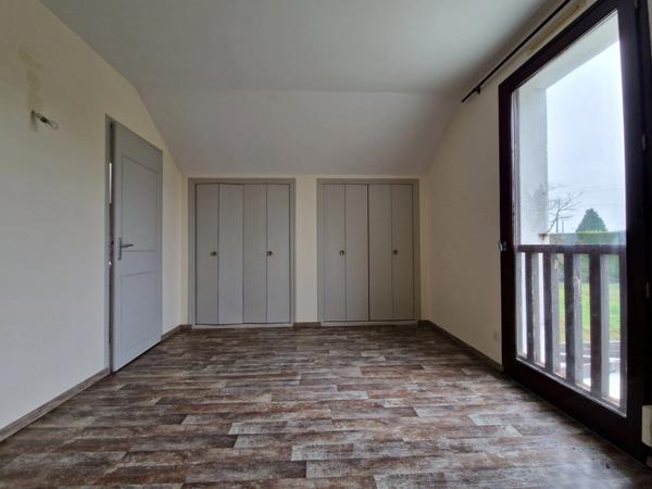 Maison 6 pièces - 4 chambres, 155 m² sur une parcelle de 3 000 m² à Loches (37)