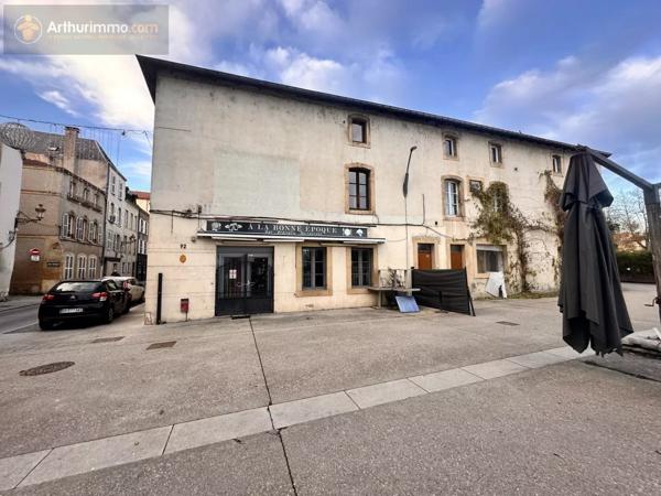 Vente                                                      Local commercial
                        
                     5 pièces                      155 m2                     à Metz