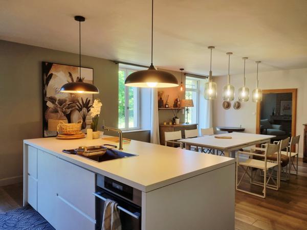 Propriete 6 pièce(s) 3 chambre(s) 220 m²