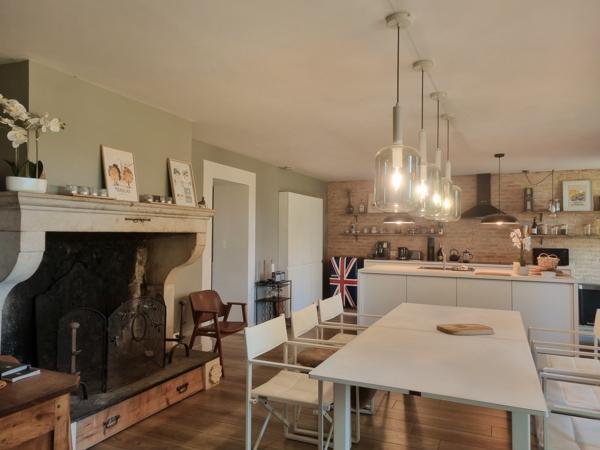 Propriete 6 pièce(s) 3 chambre(s) 220 m²