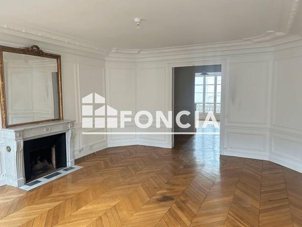 Location Appartement 5 pièces 187.12 m² - 4 SQUARE DU ROULE Paris 75008