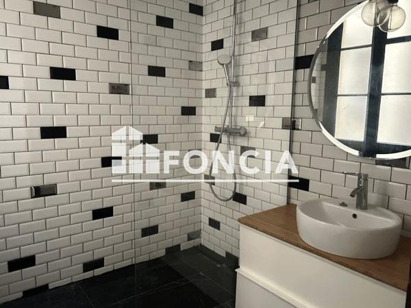 Location Appartement 5 pièces 187.12 m² - 4 SQUARE DU ROULE Paris 75008