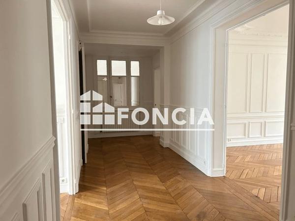 Location Appartement 5 pièces 187.12 m² - 4 SQUARE DU ROULE Paris 75008