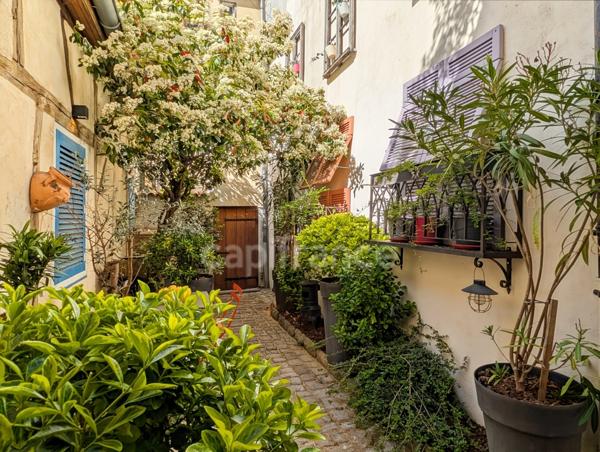 A Chalon-Sur-Saône (71) Quartier historique à vendre Maison de caractère 7 pièces 188 m² Patio et terrasse !