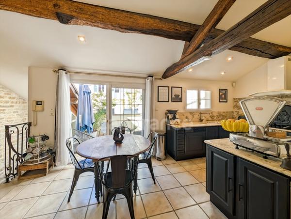A Chalon-Sur-Saône (71) Quartier historique à vendre Maison de caractère 7 pièces 188 m² Patio et terrasse !