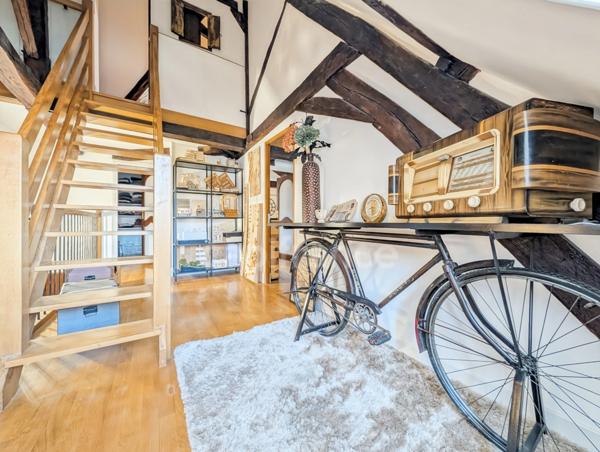 A Chalon-Sur-Saône (71) Quartier historique à vendre Maison de caractère 7 pièces 188 m² Patio et terrasse !