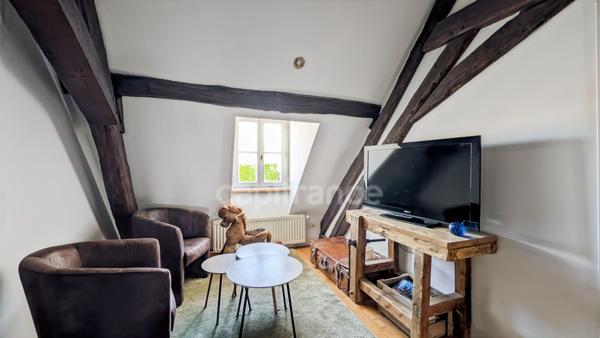 A Chalon-Sur-Saône (71) Quartier historique à vendre Maison de caractère 7 pièces 188 m² Patio et terrasse !