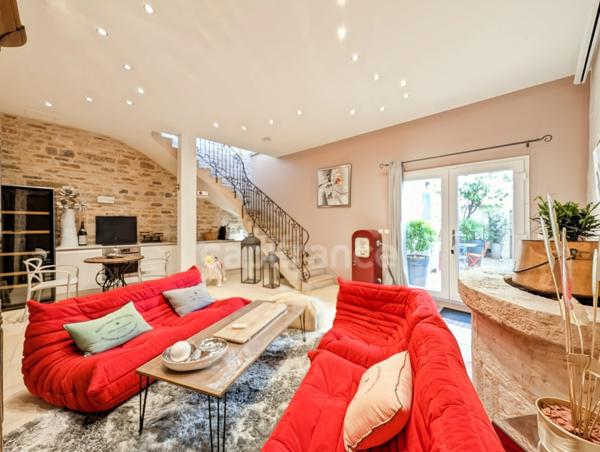 A Chalon-Sur-Saône (71) Quartier historique à vendre Maison de caractère 7 pièces 188 m² Patio et terrasse !