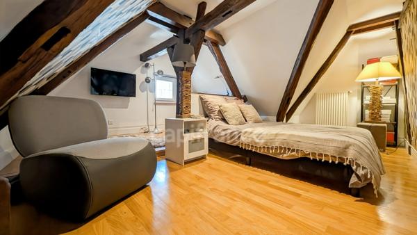 A Chalon-Sur-Saône (71) Quartier historique à vendre Maison de caractère 7 pièces 188 m² Patio et terrasse !