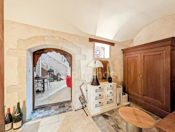A Chalon-Sur-Saône (71) Quartier historique à vendre Maison de caractère 7 pièces 188 m² Patio et terrasse !