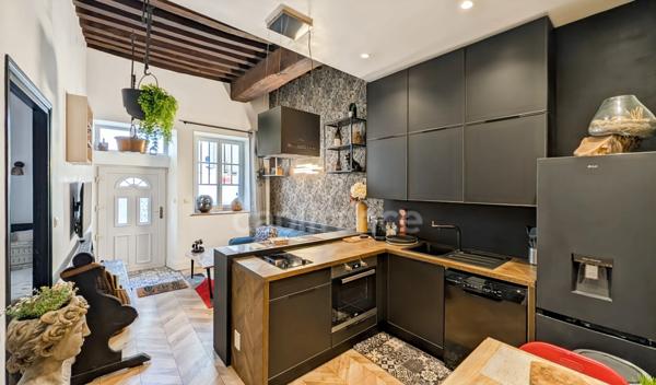 A Chalon-Sur-Saône (71) Quartier historique à vendre Maison de caractère 7 pièces 188 m² Patio et terrasse !