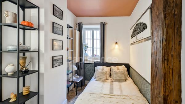 A Chalon-Sur-Saône (71) Quartier historique à vendre Maison de caractère 7 pièces 188 m² Patio et terrasse !