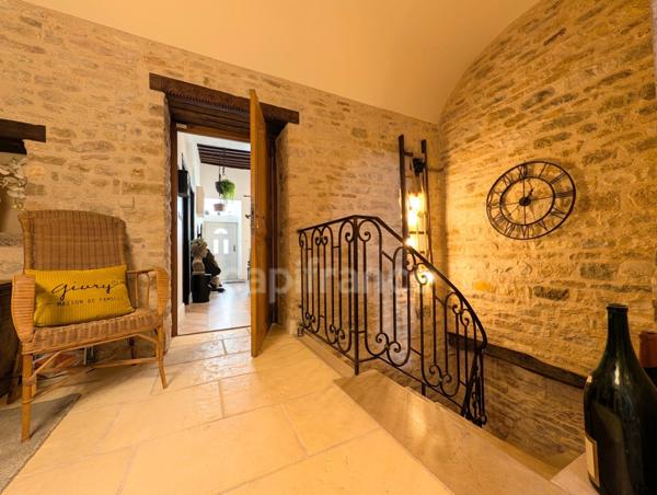 A Chalon-Sur-Saône (71) Quartier historique à vendre Maison de caractère 7 pièces 188 m² Patio et terrasse !