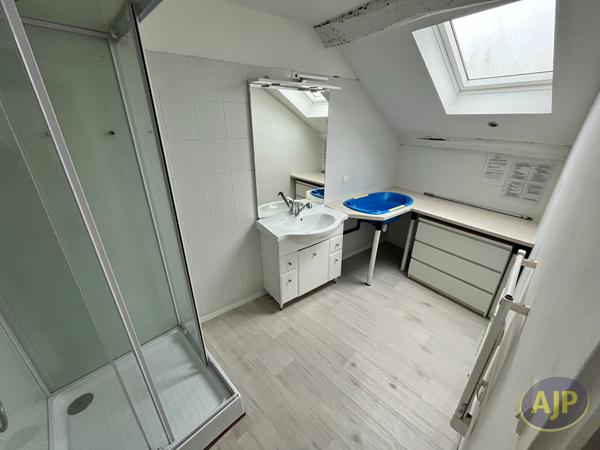 Appartement à louer Saintes : 2 pièces, 63m² avec 1 chambre(s) à 635€ - AJP Immobilier Saintes