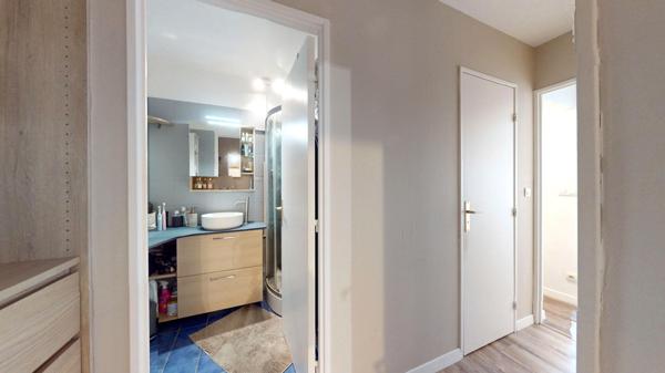RIVE GAUCHE - Appartement 3 pièces en DERNIER ETAGE 