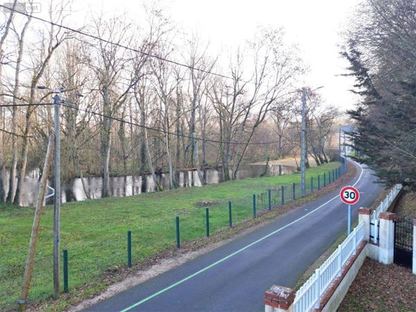 Maison à vendre à Saint-Denis-Lanneray dans l'Eure-et-Loir (28200), ref : RCS/618