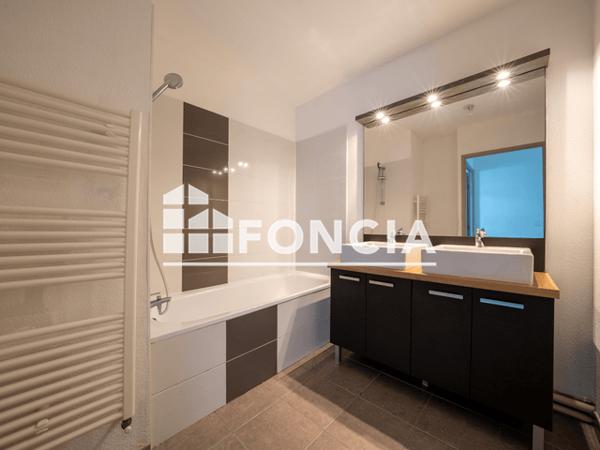 Location Appartement 3 pièces 66.69 m² - 4 RUE DE MASCARET Floirac 33270