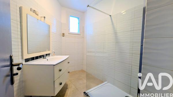 Appartement à vendre 3 pièces 80 m² Saint-Saturnin-lès-Avignon