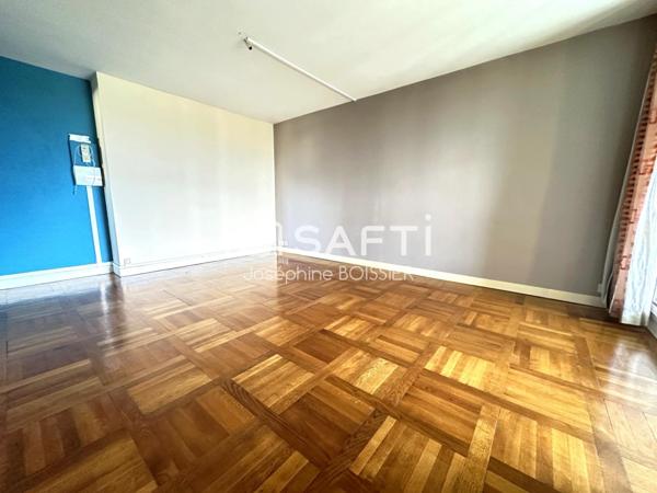 A VISITER SUR BAGNOLS SUR CEZE (30), MAGNIFIQUE APPARTEMENT DE 88 M²