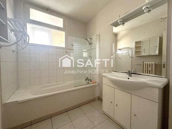 A VISITER SUR BAGNOLS SUR CEZE (30), MAGNIFIQUE APPARTEMENT DE 88 M²