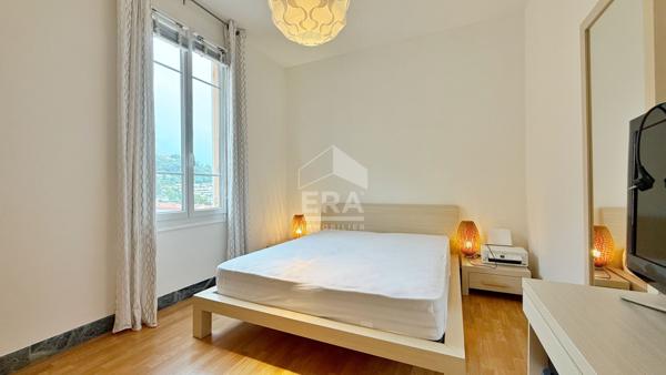 Aux portes de Monaco à vendre 5 pièces dernier étage vue mer!