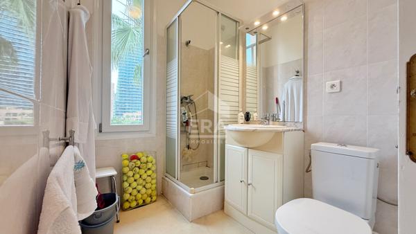 Aux portes de Monaco à vendre 5 pièces dernier étage vue mer!