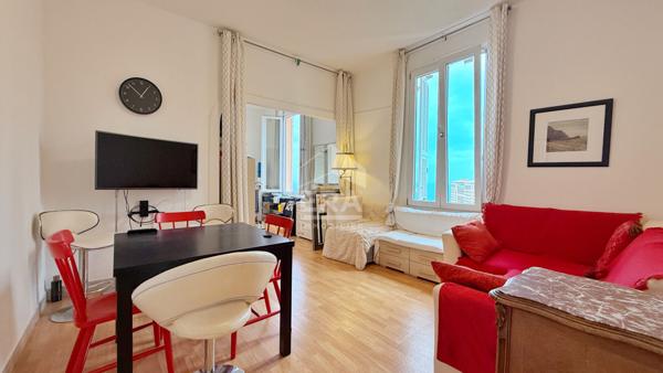 Aux portes de Monaco à vendre 5 pièces dernier étage vue mer!