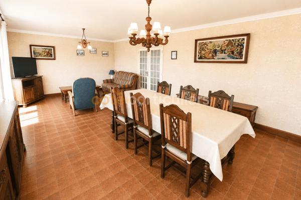 Vente
                Maison161 m² - 7 Pièces -
                    PLABENNEC (29860)